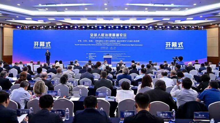 Globalna współpraca kluczem dla ochrony praw człowieka w czasach cyfrowych