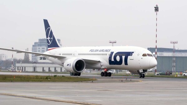 LOT wznawia połączenie do Pekinu
