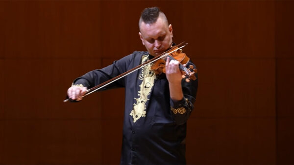 Dźwięki skrzypiec budują most przyjaźni